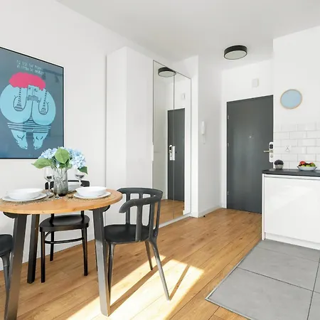 Klimatyczne I Nowoczesne Very Berry W Poznaniu By Renters * بوزنان