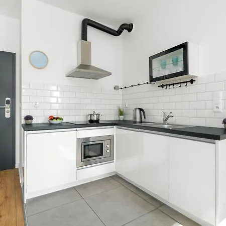 Klimatyczne I Nowoczesne Very Berry W Poznaniu By Renters شقة *