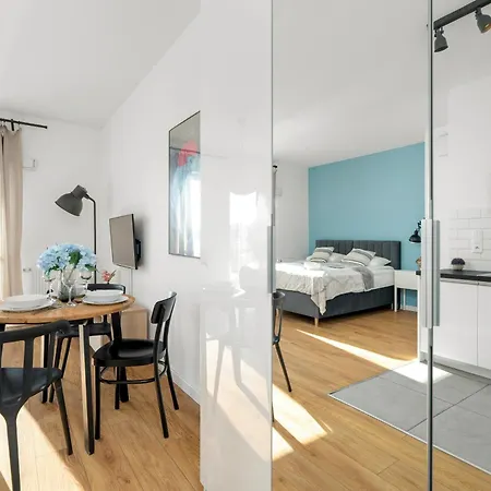 Klimatyczne I Nowoczesne Very Berry W Poznaniu By Renters דירה פוזנן