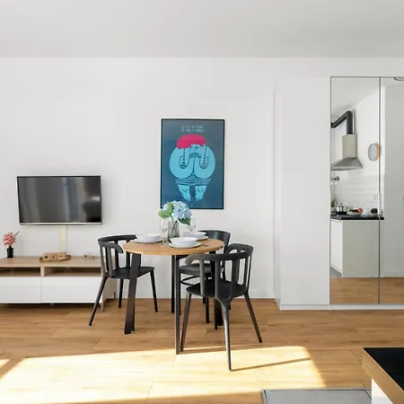 Klimatyczne I Nowoczesne Very Berry W Poznaniu By Renters פוזנן