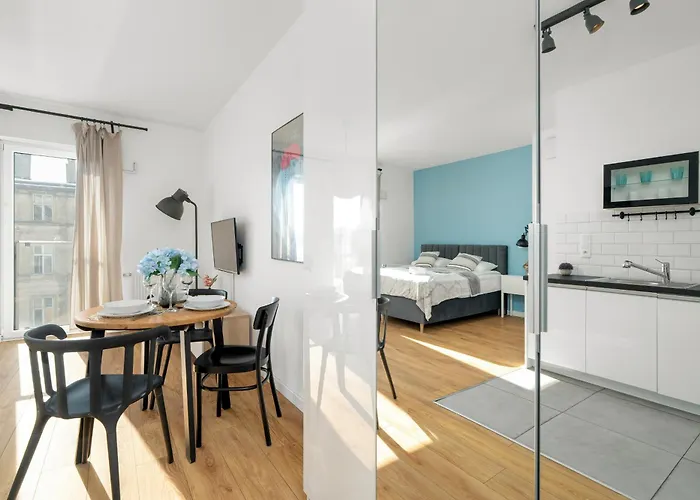 Klimatyczne I Nowoczesne Very Berry W Poznaniu By Renters 아파트 포즈난