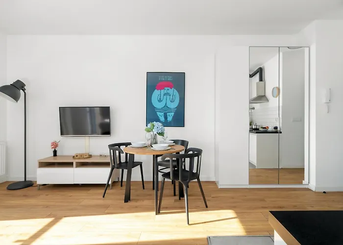 Klimatyczne I Nowoczesne Very Berry W Poznaniu By Renters פוזנן