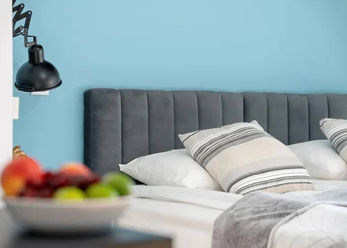 Klimatyczne I Nowoczesne Very Berry W Poznaniu By Renters פוזנן